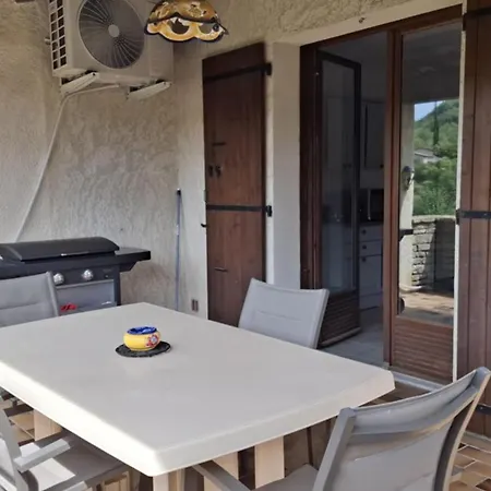 La Maison Pres De La Cascade. Apartment